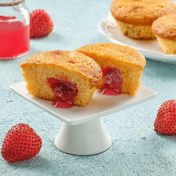 Britannia Muffills STRAWBERRY Cake 30g - Image 2
