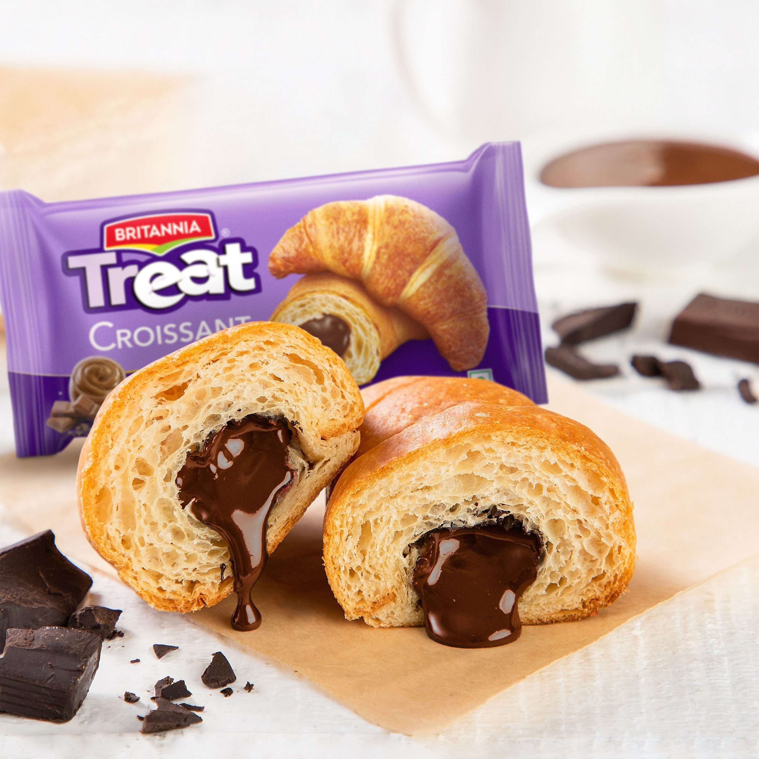 Britannia Treat Croissant COCOA Creme Cake 45g - Image 2